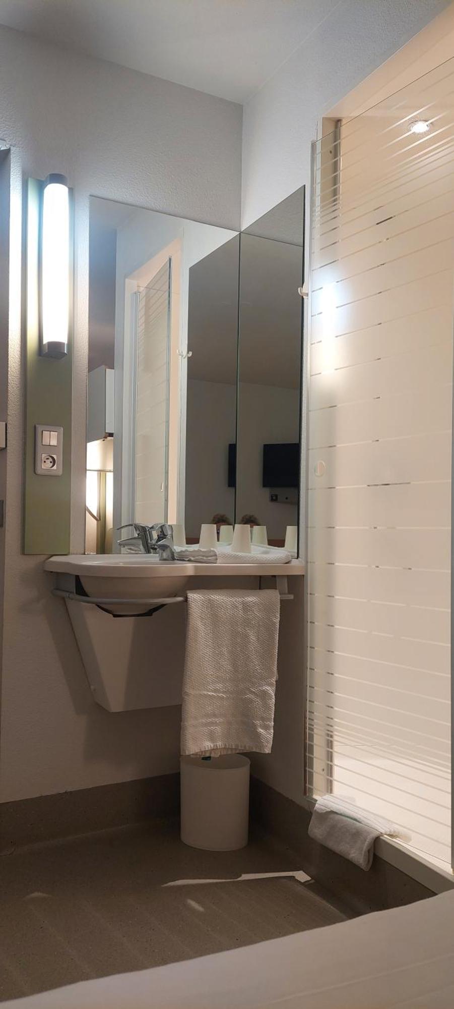 Ibis Budget Issoire Exterior foto