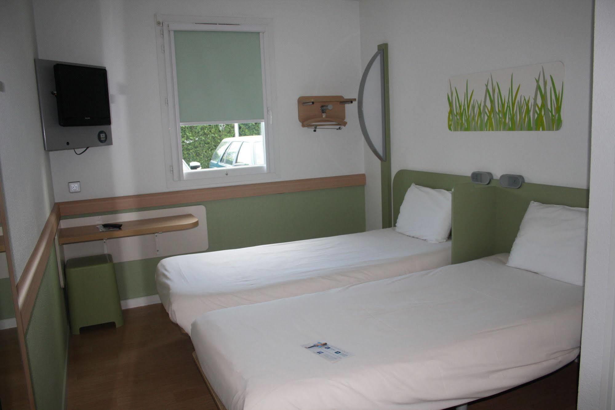 Ibis Budget Issoire Exterior foto
