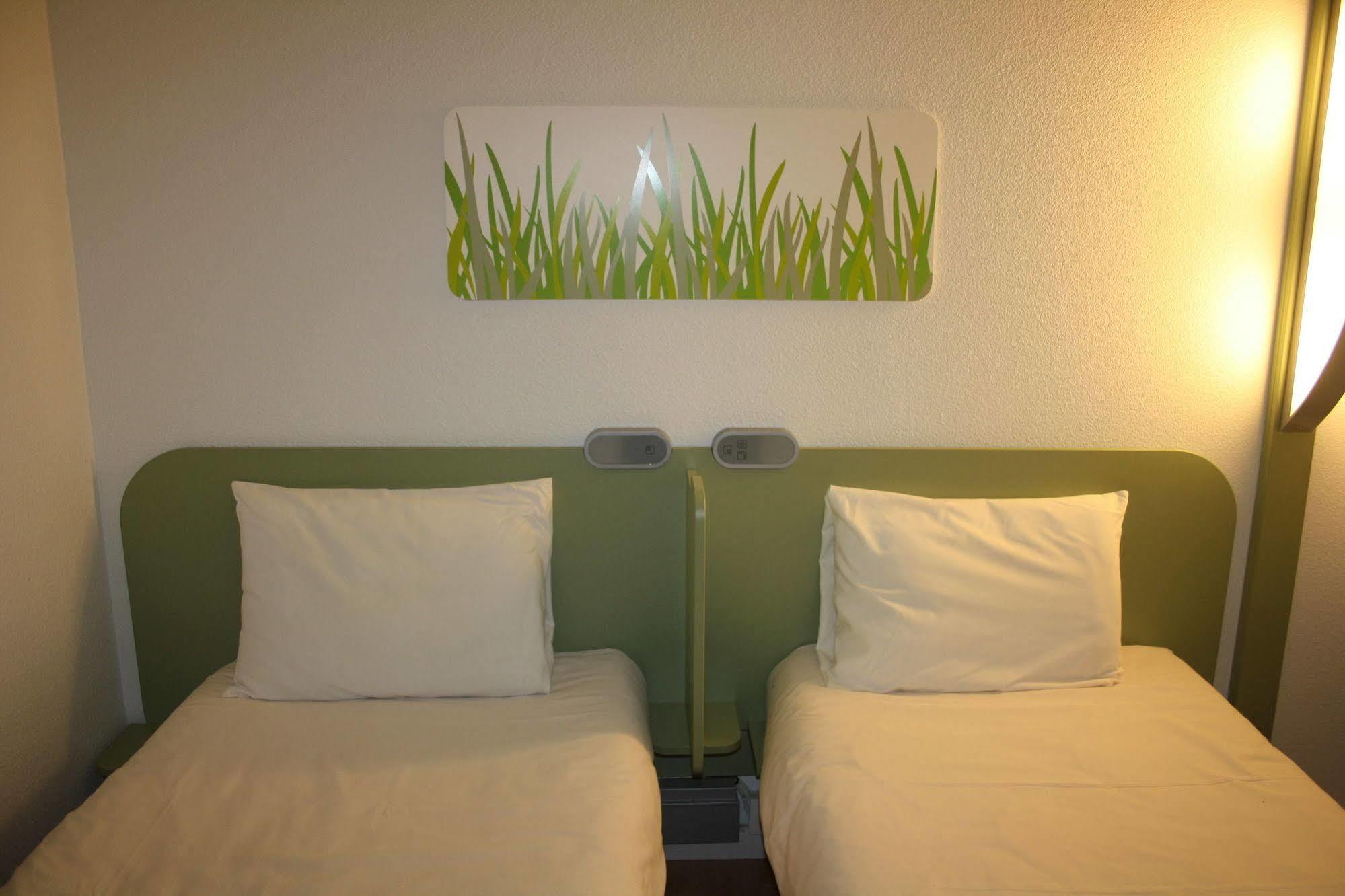 Ibis Budget Issoire Exterior foto